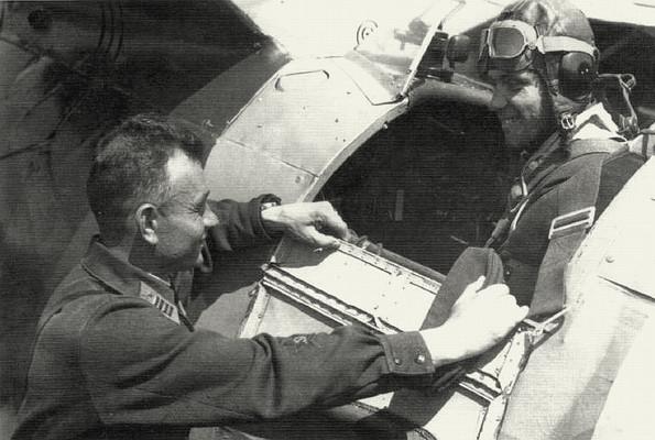 В. Ф. Абрамов в кабине самолёта, 1941 г.