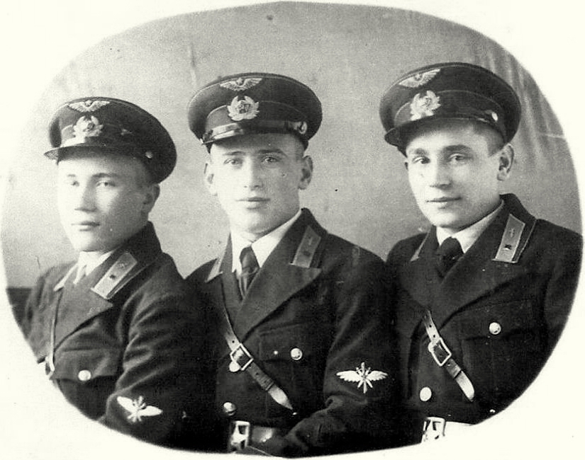 Астахов Иван Михайлович с товарищами, апрель 1940 г.