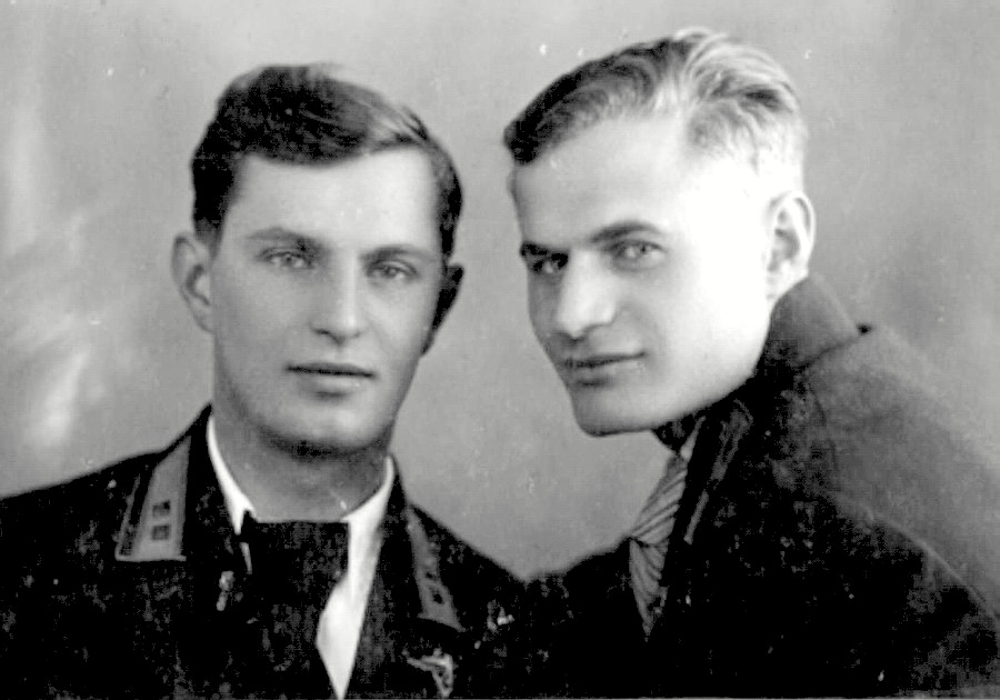 Дранищев Евгений Петрович (слева) с товарищем, 1939 г.