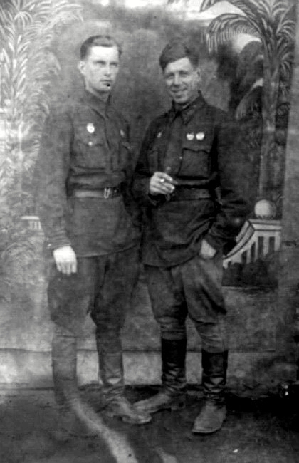 Дранищев Евгений Петрович (слева), 1942 г.