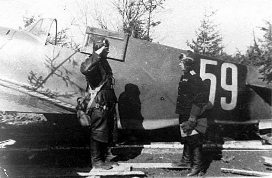И. А. Каберов у своего ЛаГГ-3, весна 1943 г.