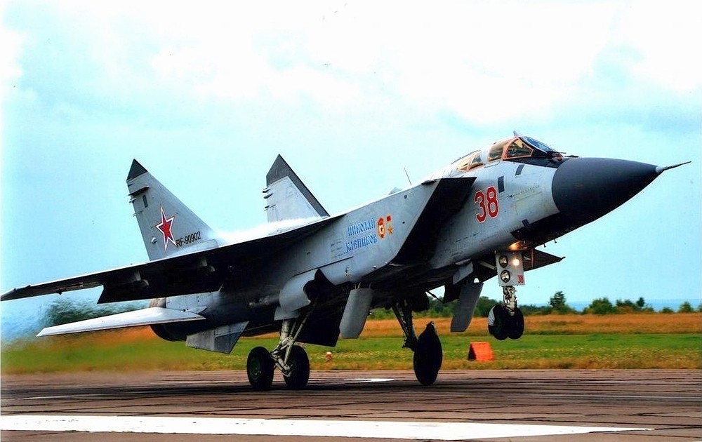 Самолёт МиГ-31 имени Николая Клепикова.
