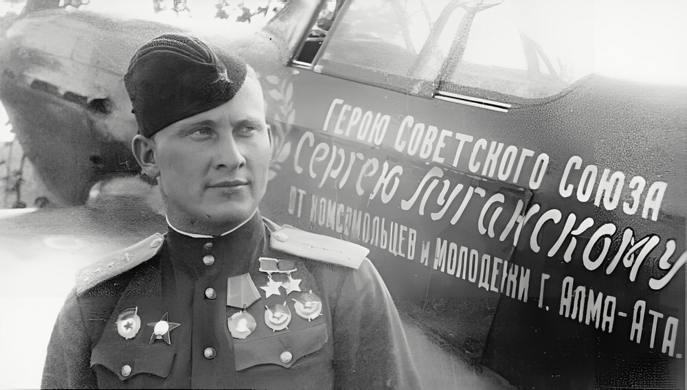 С. Д. Луганский у своего Як-1Б