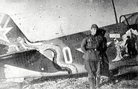 Морозов Фотий Яковлевич у своего самолёта. Польша, 1944 г.