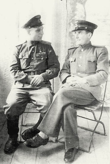 Сибирин Семён Алексеевич (слева) и Альбер Литтольф