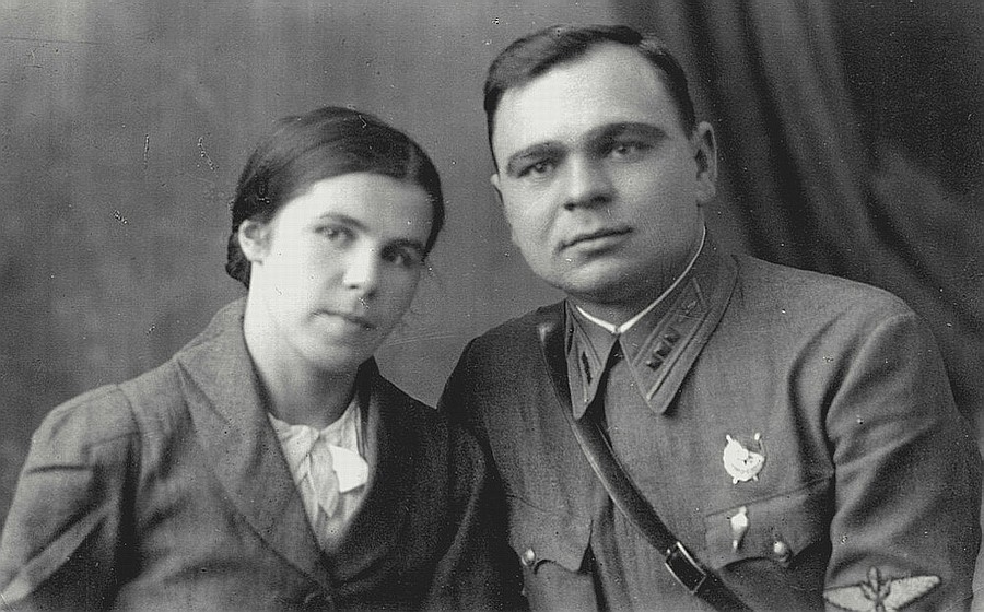 Сторожаков Алексей Николаевич с женой, весна 1941 г.