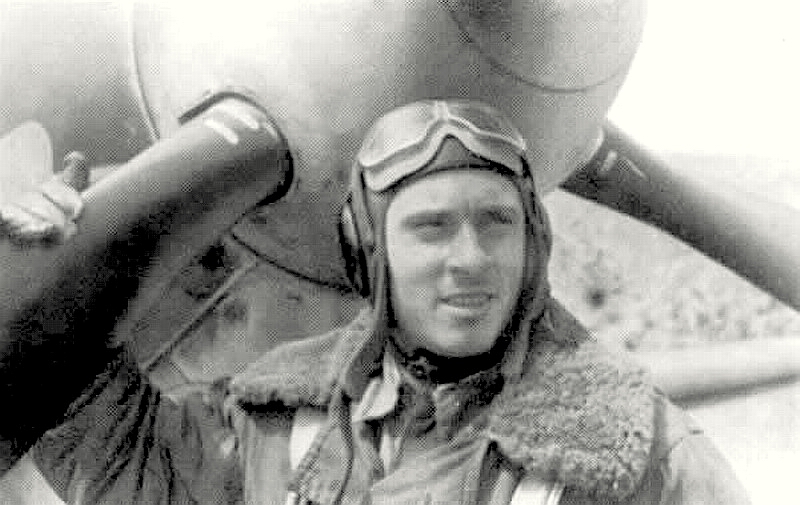 Свеженцев Фёдор Климентьевич у своего Як-1Б, весна 1943 г.