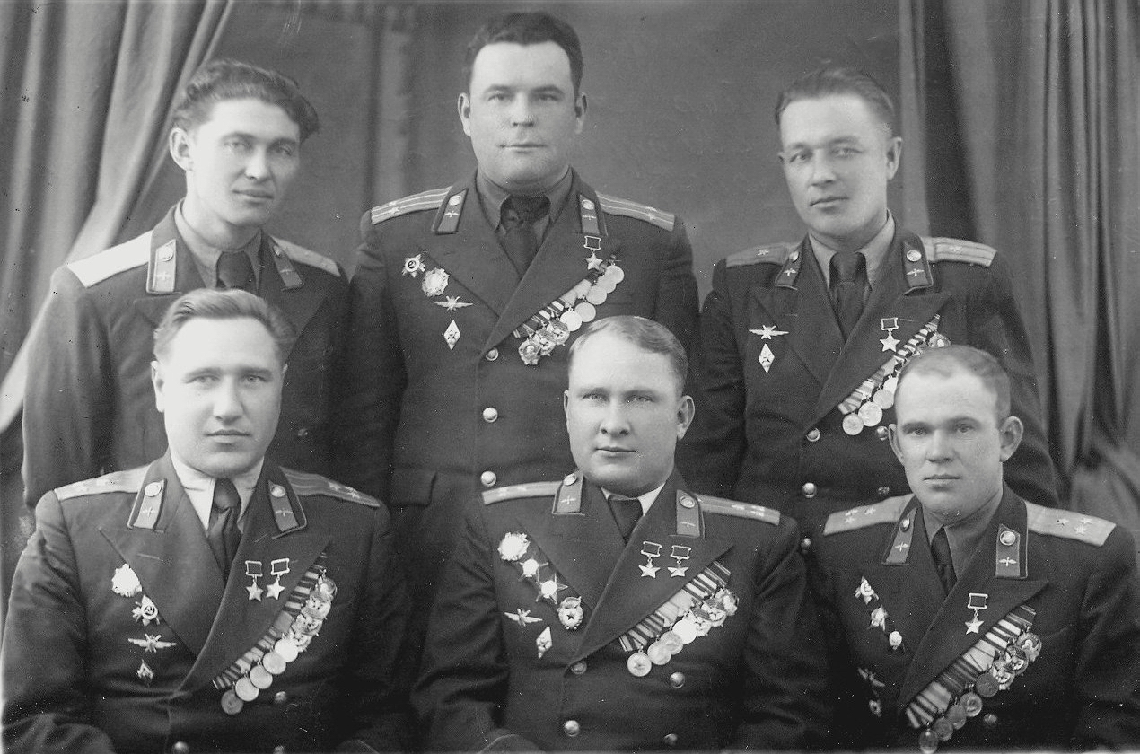 Колдунов Александр Иванович с товарищами, 1951 г.