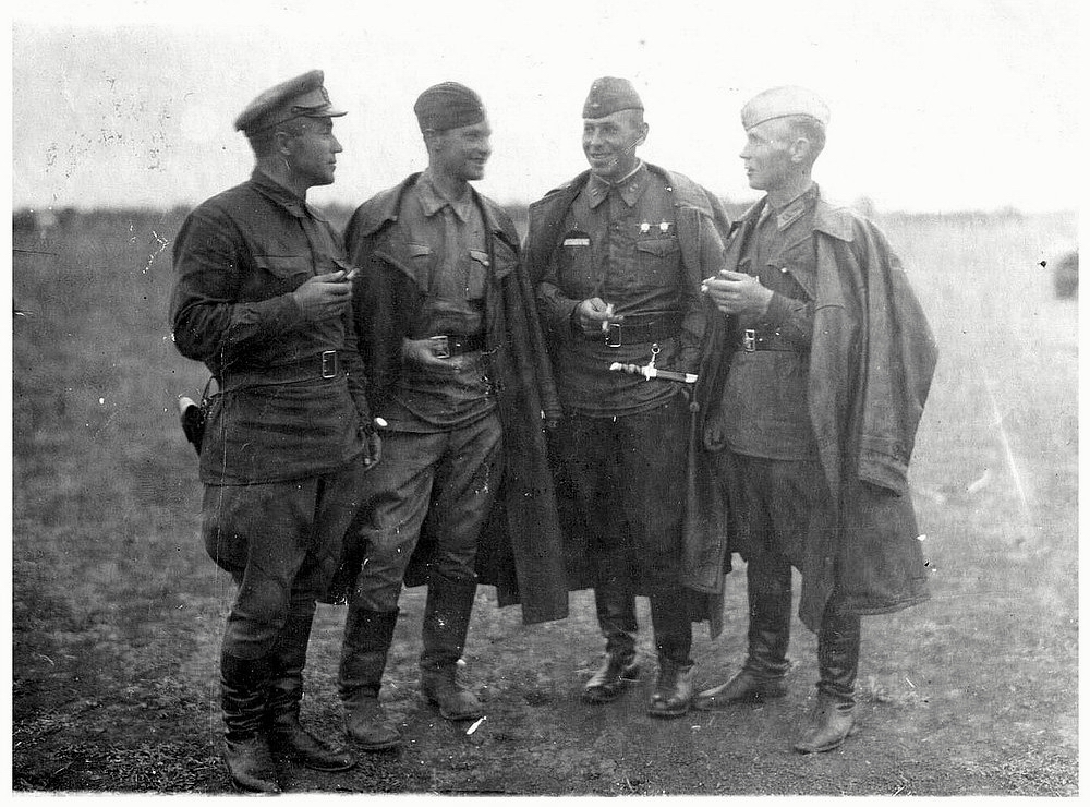 Капитан Н. Г. Волчков с товарищами, май 1943 г.