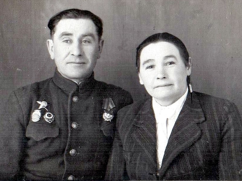 Кочегаров Алексей Фёдорович с женой, 1946 г.