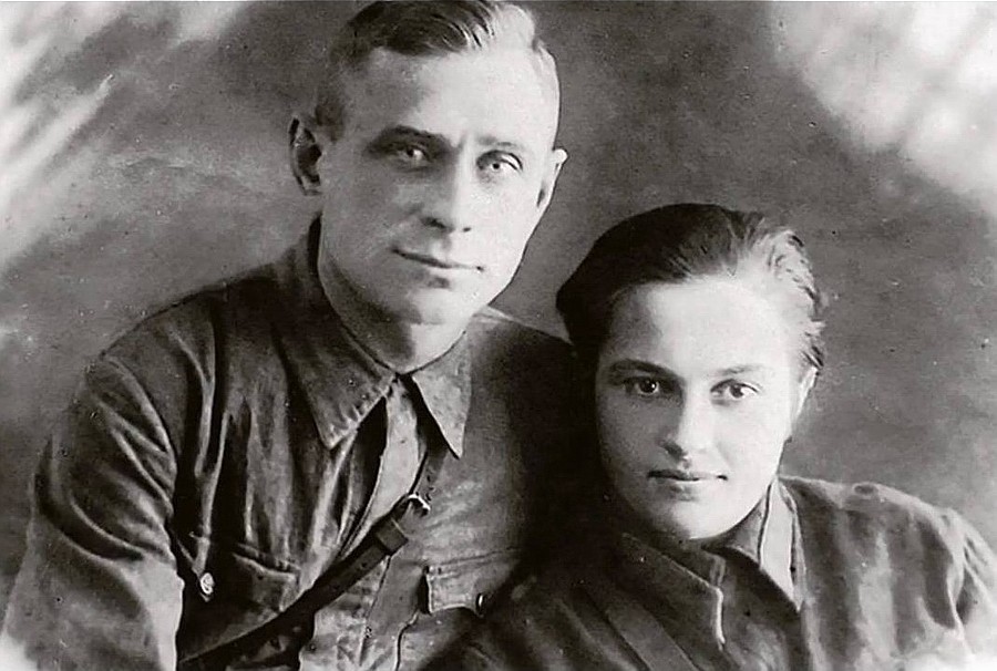Людмила Павличенко со своим вторым мужем - Леонидом Киценко.