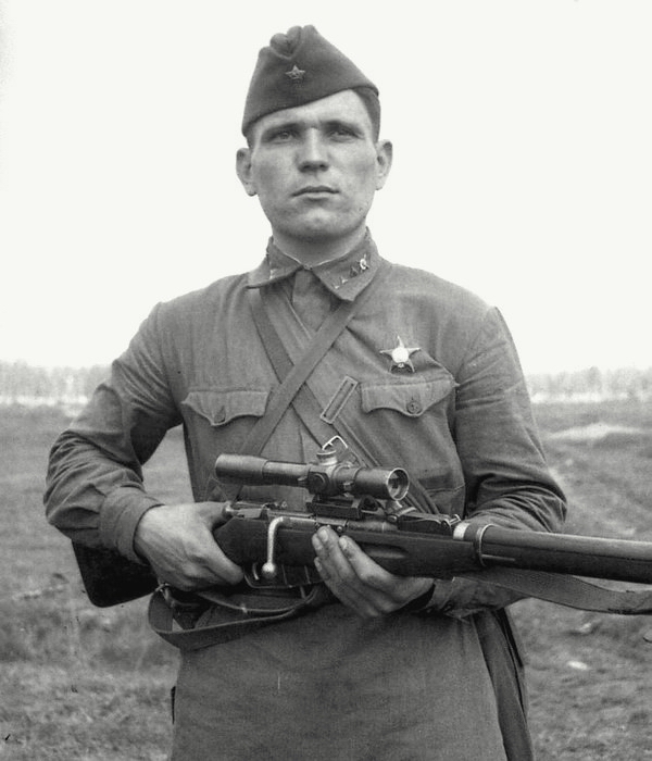 Неизвестный снайпер 55-й Армии Ленинградского фронта, 1942 год.