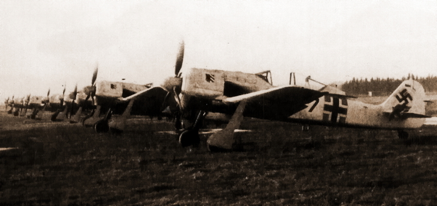 - Fw 190A-4       (   ),  1942 .      I./JG 54 -     | Warspot.ru