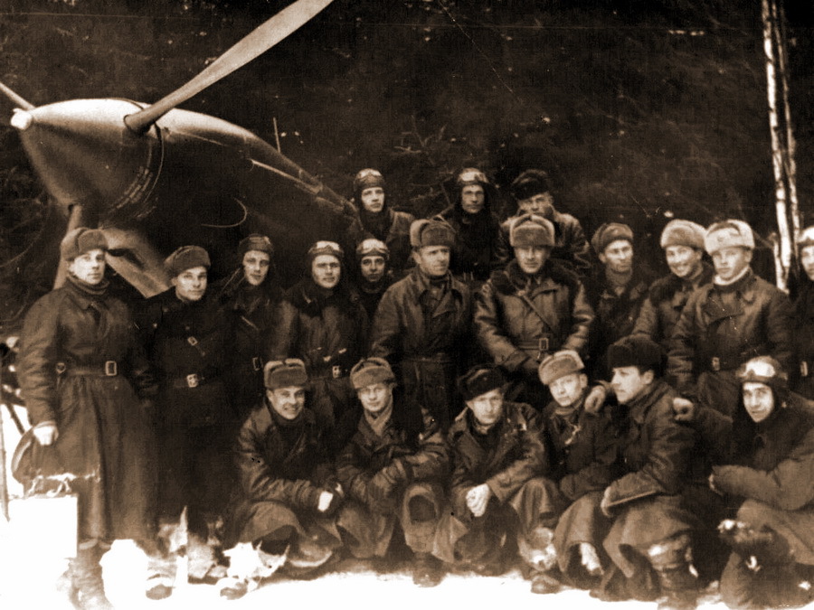 ˸  180-    -3,  194142 . (www.airforce.ru) - 30-         | Warspot.ru